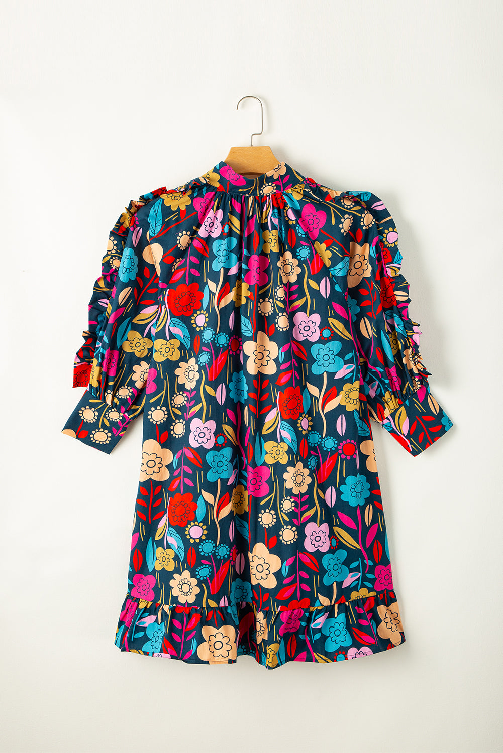 Grünes Minikleid mit Puffärmeln und Rüschen mit Blumendruck