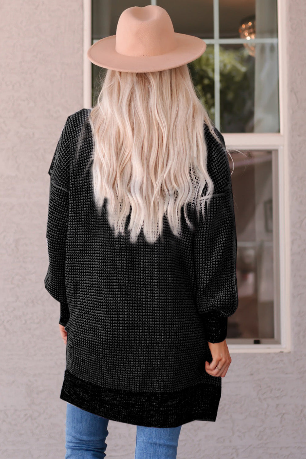 Schwarz karierter strickcardigan mit offener vorderseite