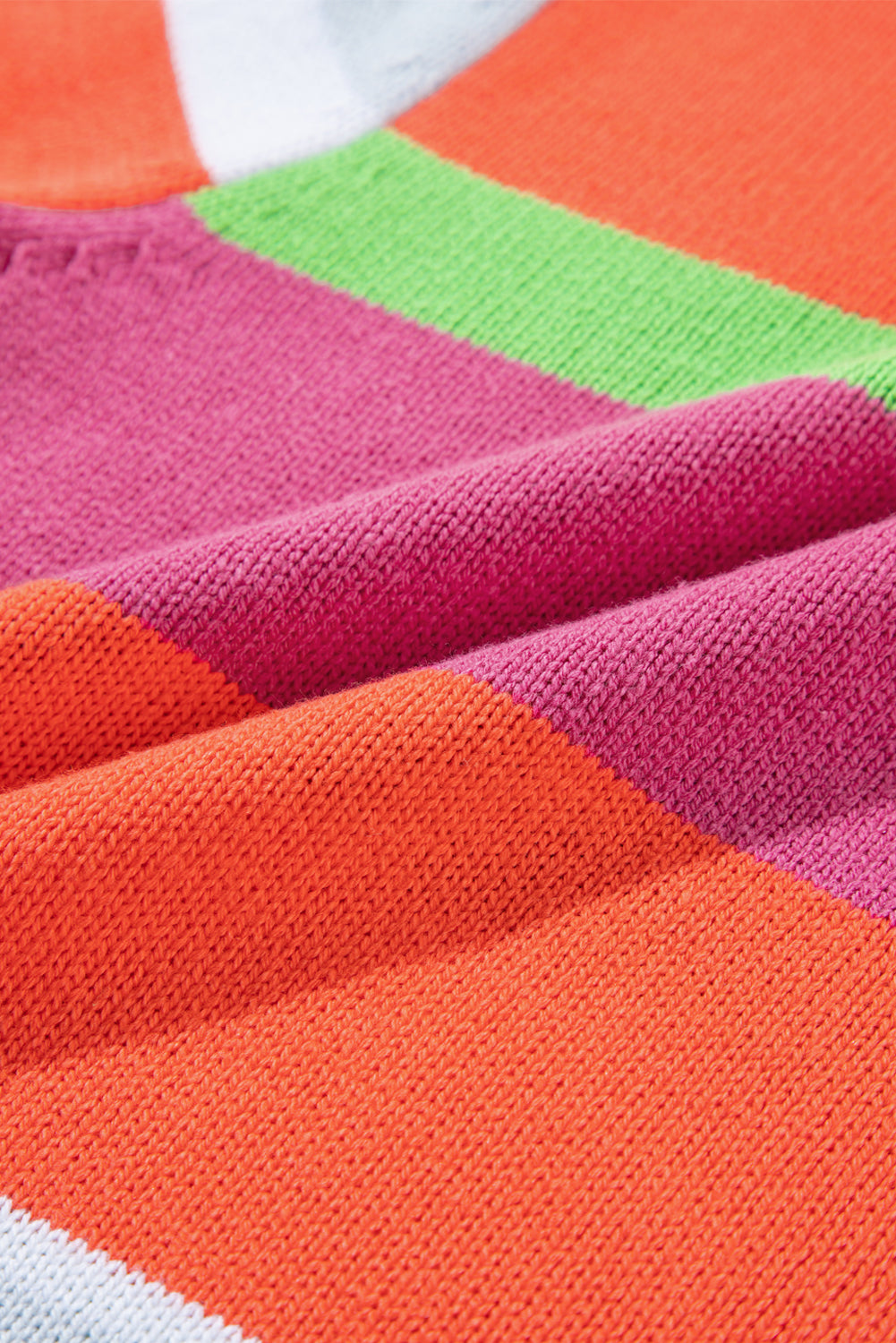 Mehrfarbiger kurzarmpullover mit farbblockmuster und kurzen ärmeln