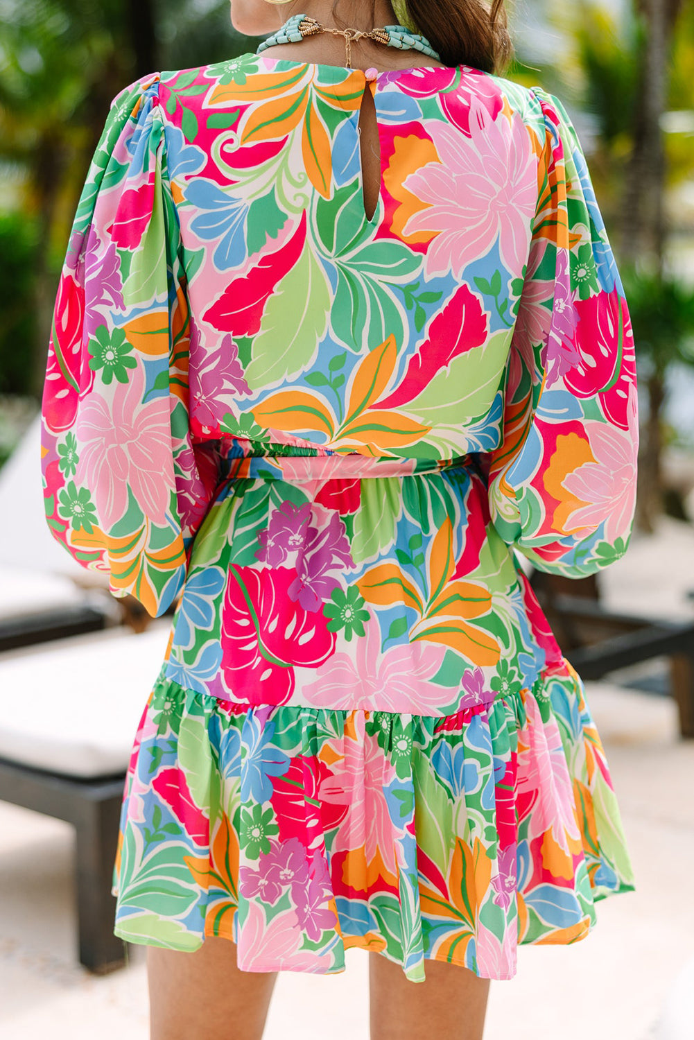 Grünes mehrfarbiges botanisches Bubble Sleeve Minikleid