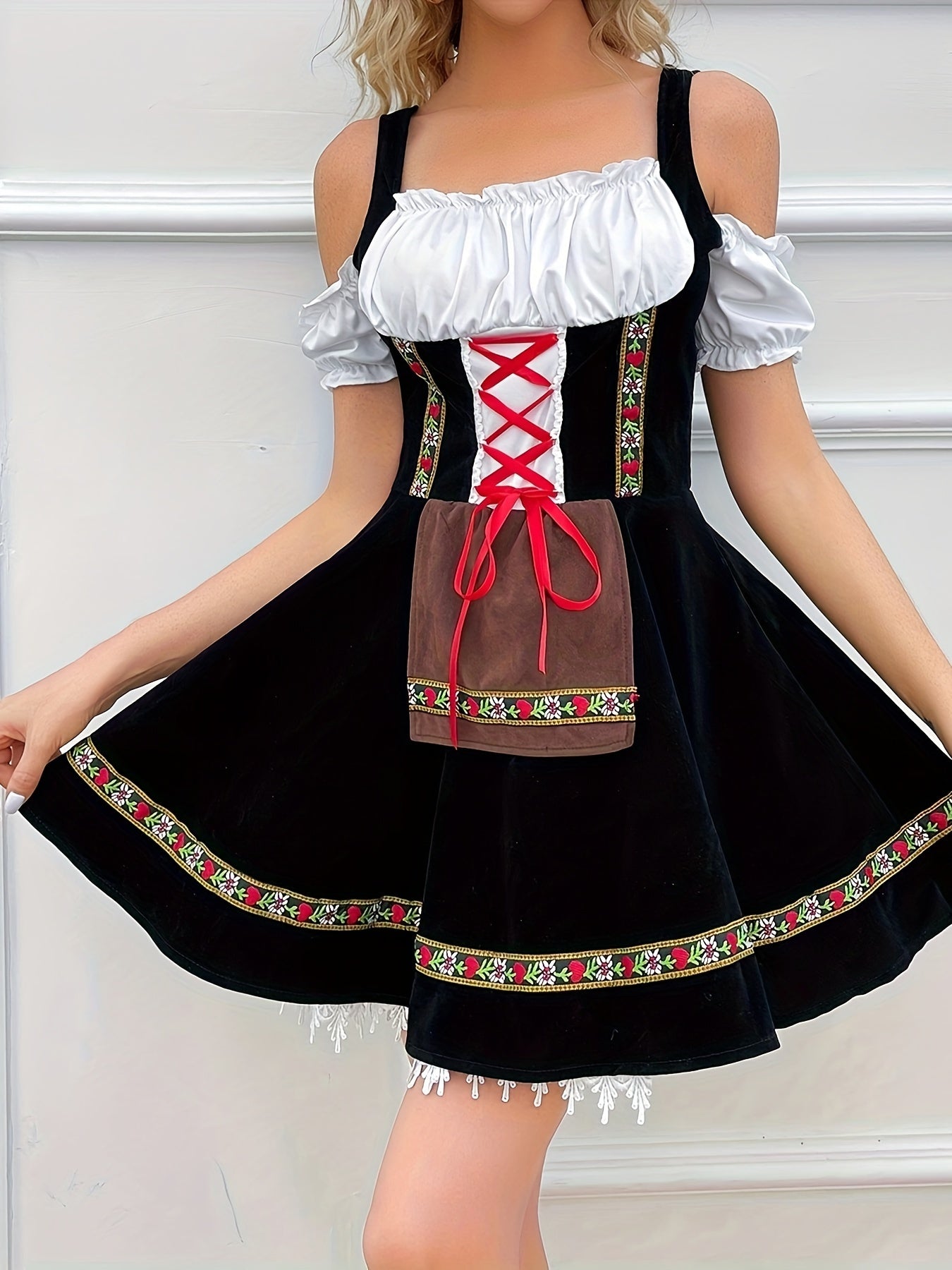 Godiva | mini-dirndl kleid mit stickbordüre und carmen-ausschnitt für frauen