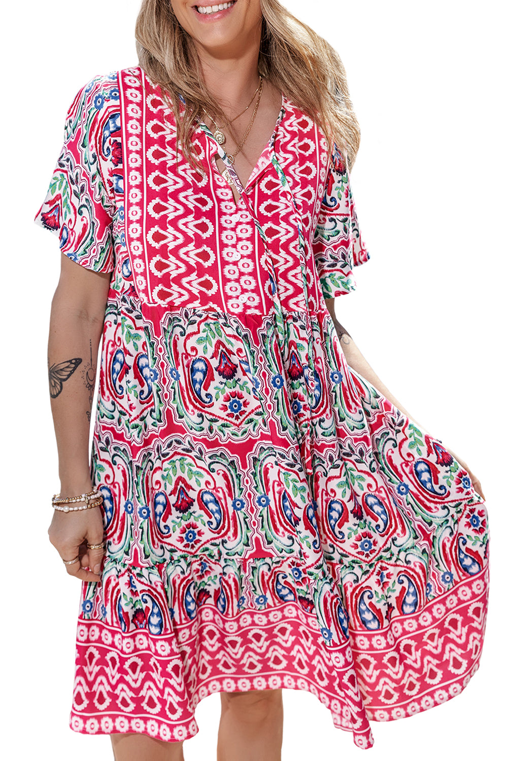 Rosa bohemian print krawattenausschnitt rüschensaum kurzes kleid