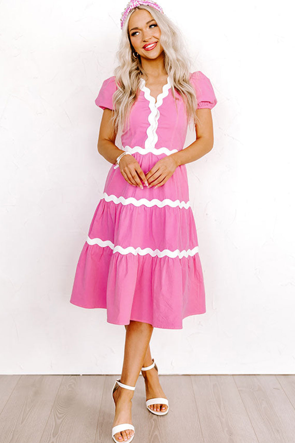 Bonbon-Ric-Rac-Besatz kurzes Midikleid mit fließenden Puffärmeln