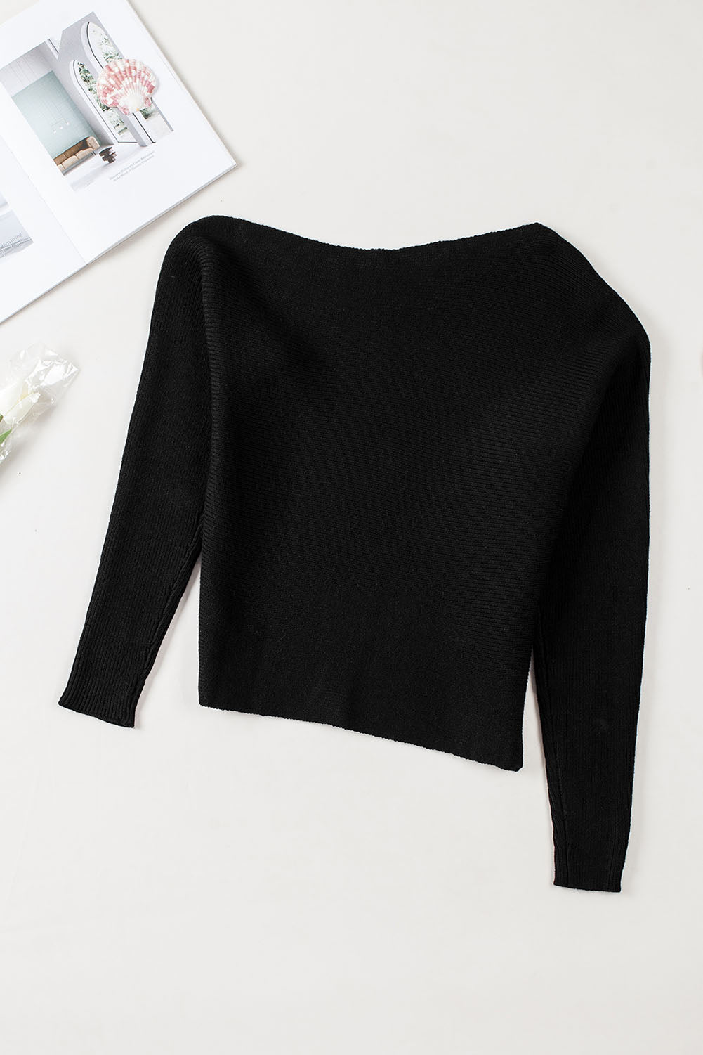 Schwarzer gestreifter langarm-strickpullover