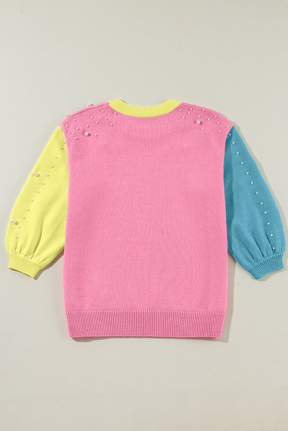 Rosenroter colorblock pullover mit rundhalsausschnitt und halben ärmeln mit perlen