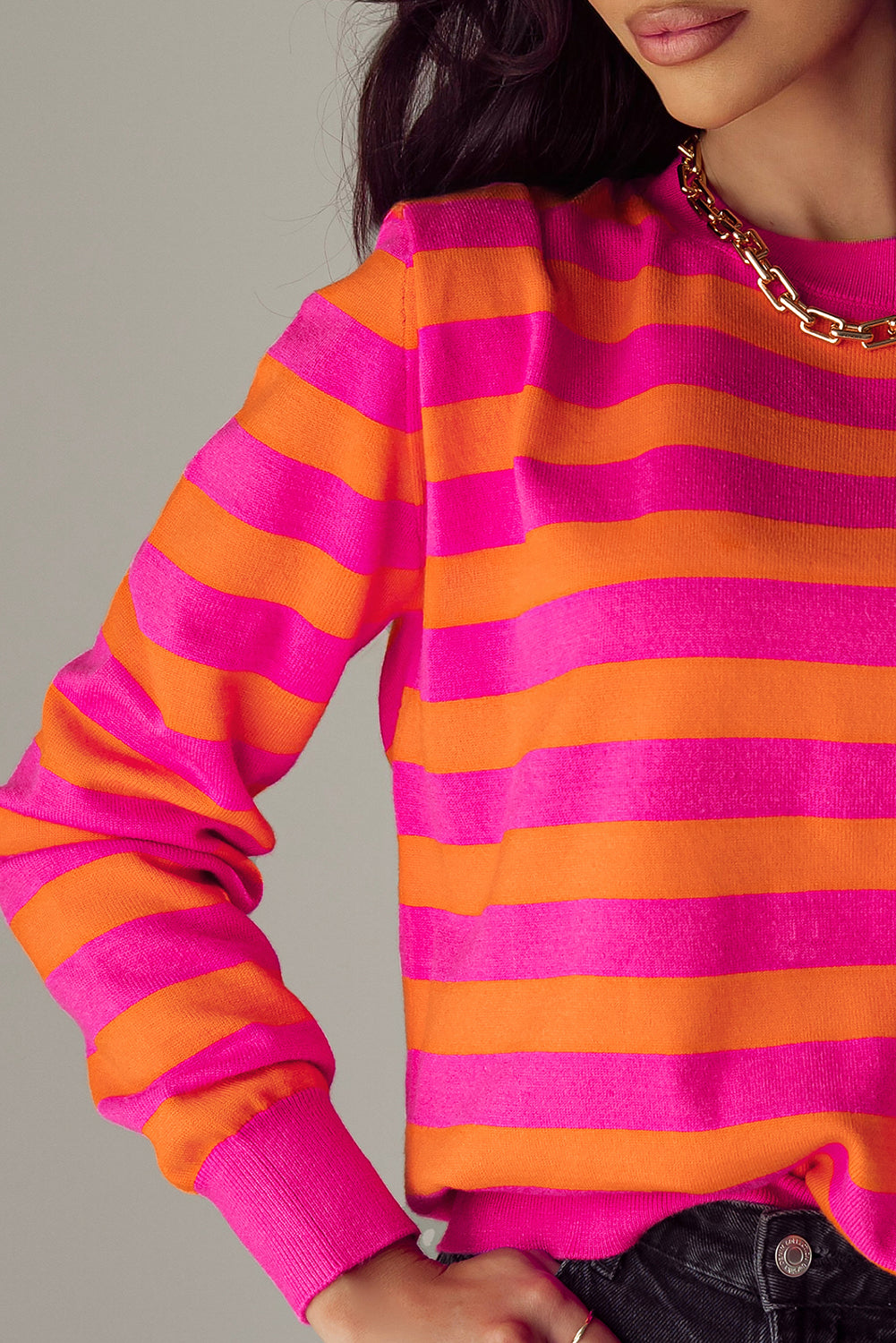 Rose stripe schulterpolster rundhals-pullover