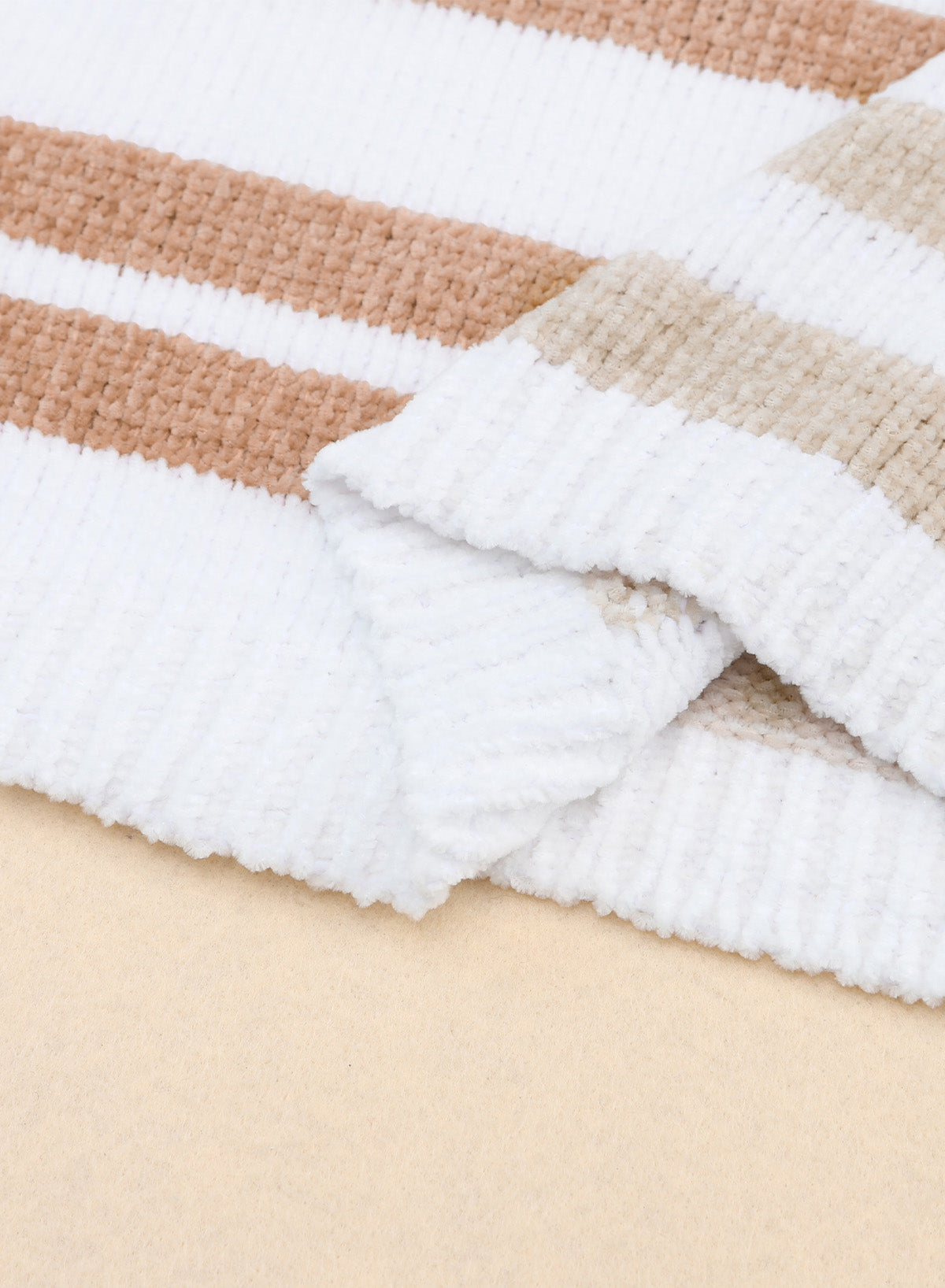 Schlabberpullover mit gestreiften schultern