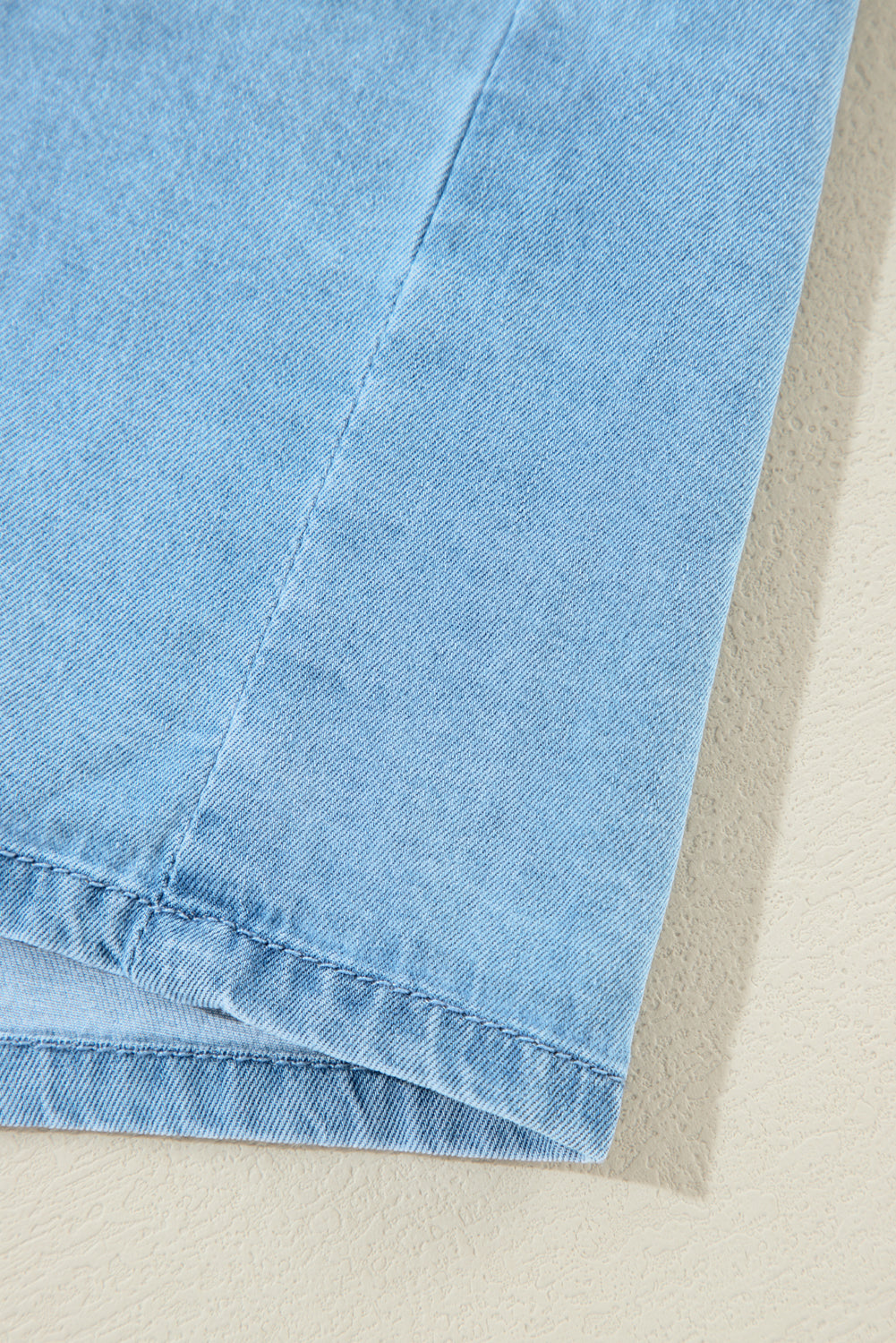 Myosotis Geraffter V-Ausschnitt Geknöpftes Shift-Denim-Kleid