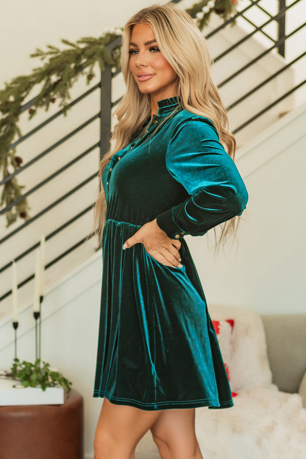 Skobeloff minikleid aus samt mit geraffter knopfleiste