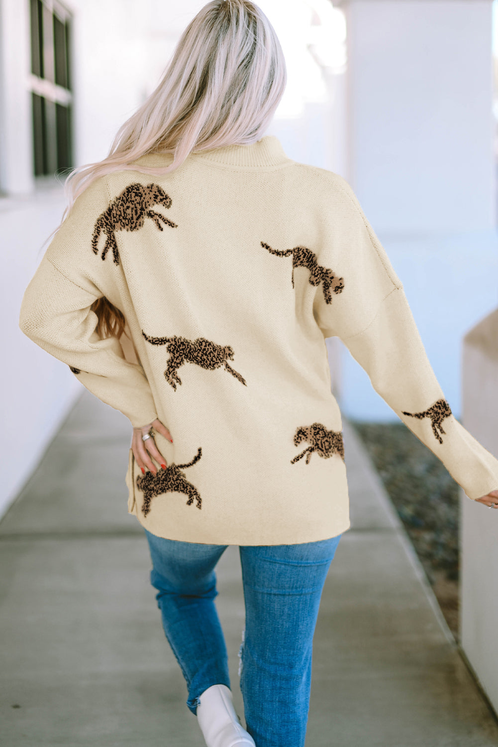 Pergament lebendiger geparden-print pullover mit hohem ausschnitt und geteiltem saum