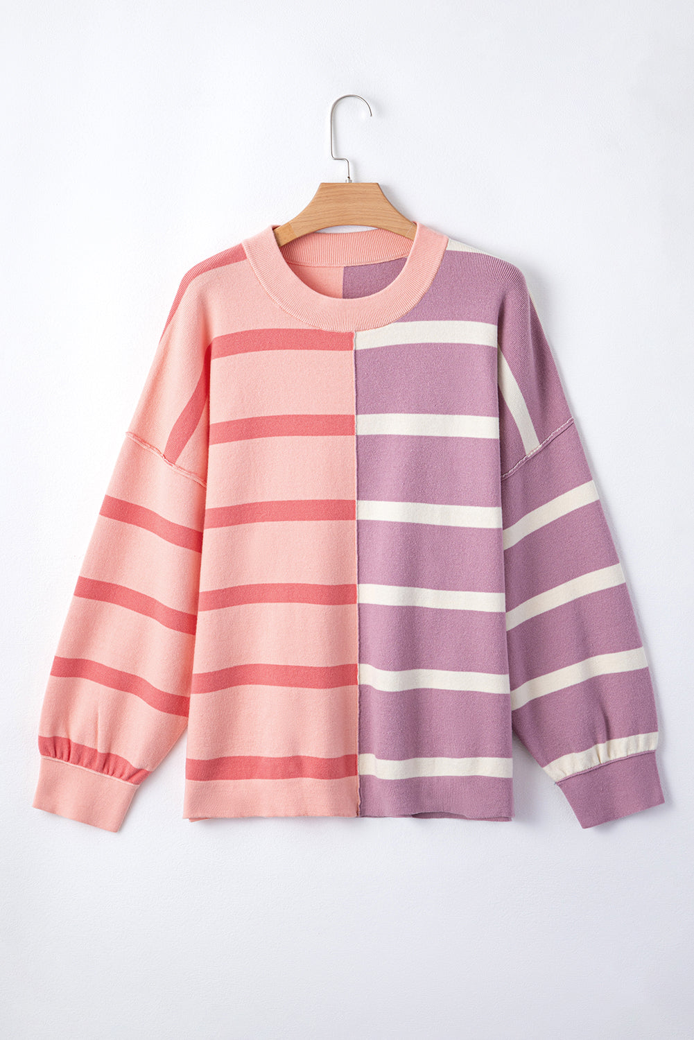 Rosa gestreifter colorblock-pullover in übergröße