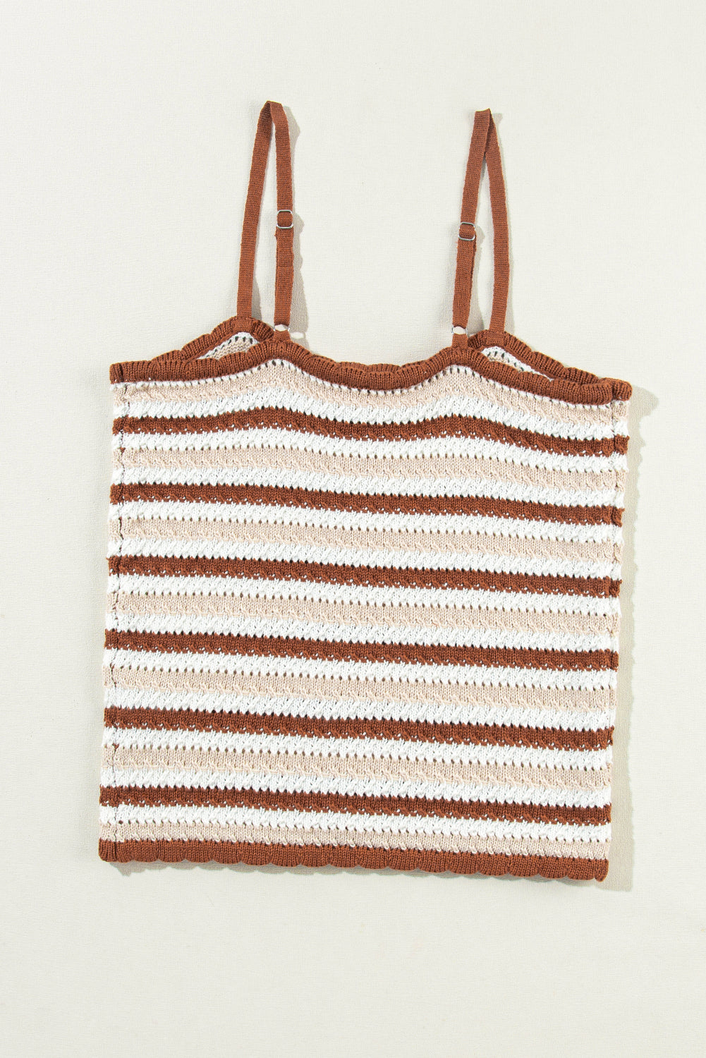 Kastanienbraune gestreifte strickweste mit knöpfen