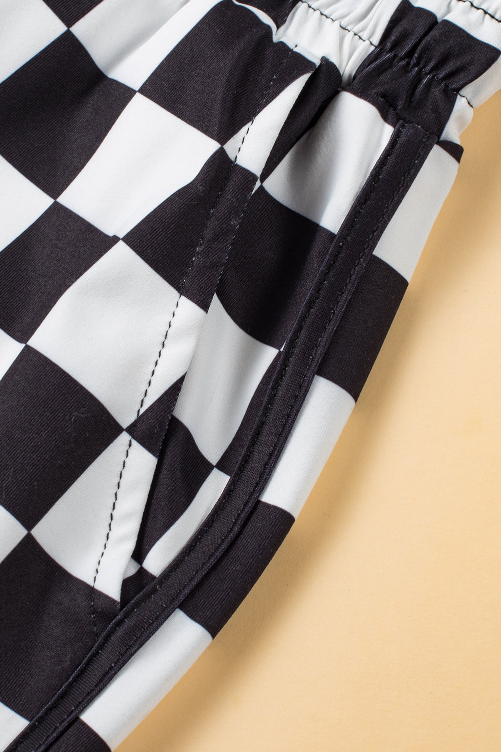 Schwarz karierte Shorts mit elastischer Taille und Kordelzug