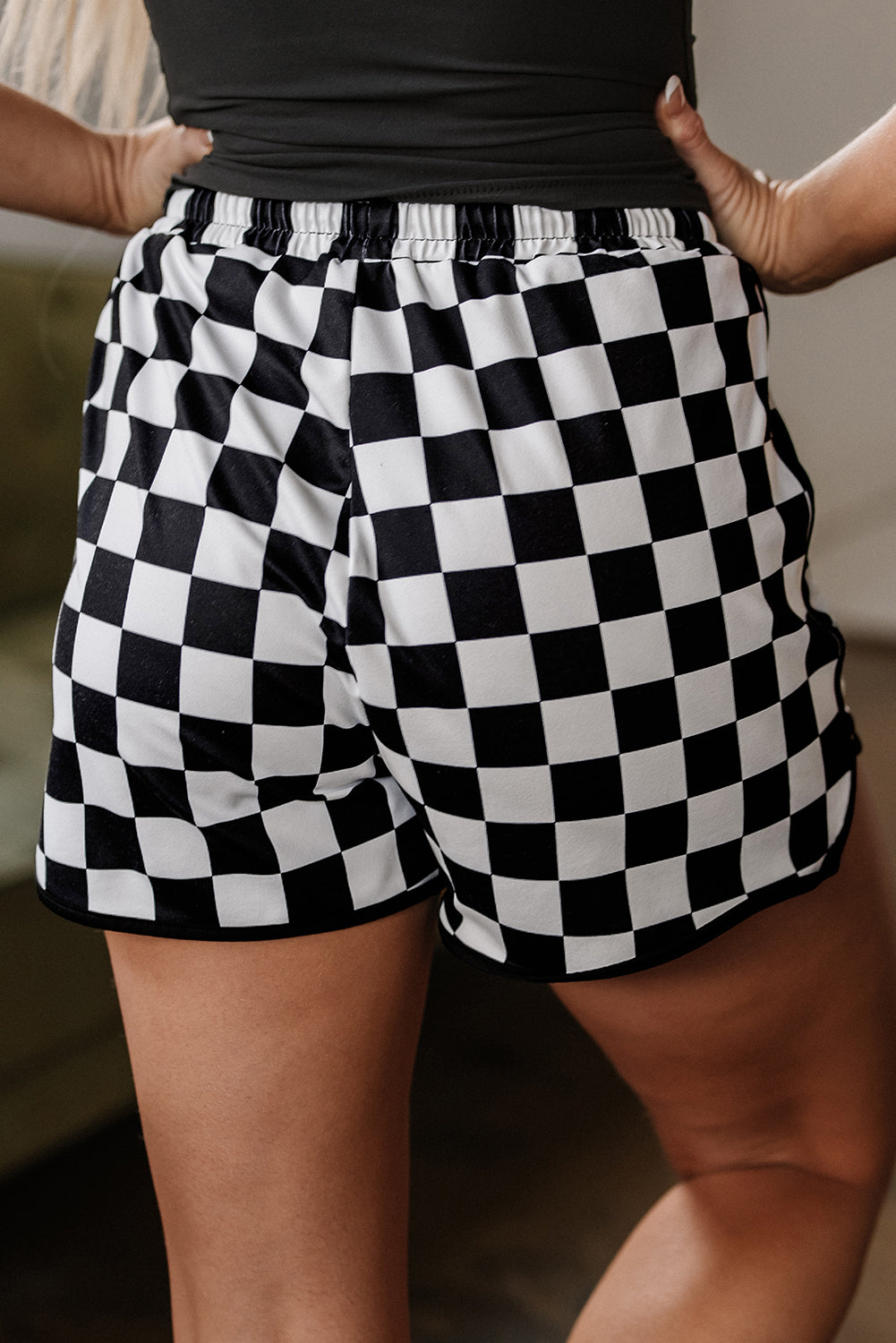Schwarz karierte Shorts mit elastischer Taille und Kordelzug