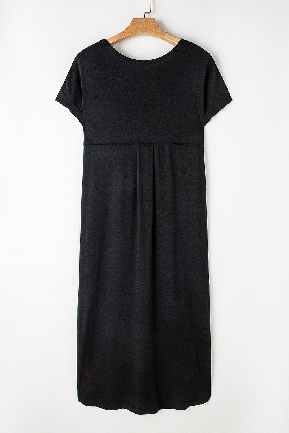 Schwarzer v-ausschnitt mit versteckten taschenschlitzen maxi-t-shirt-kleid