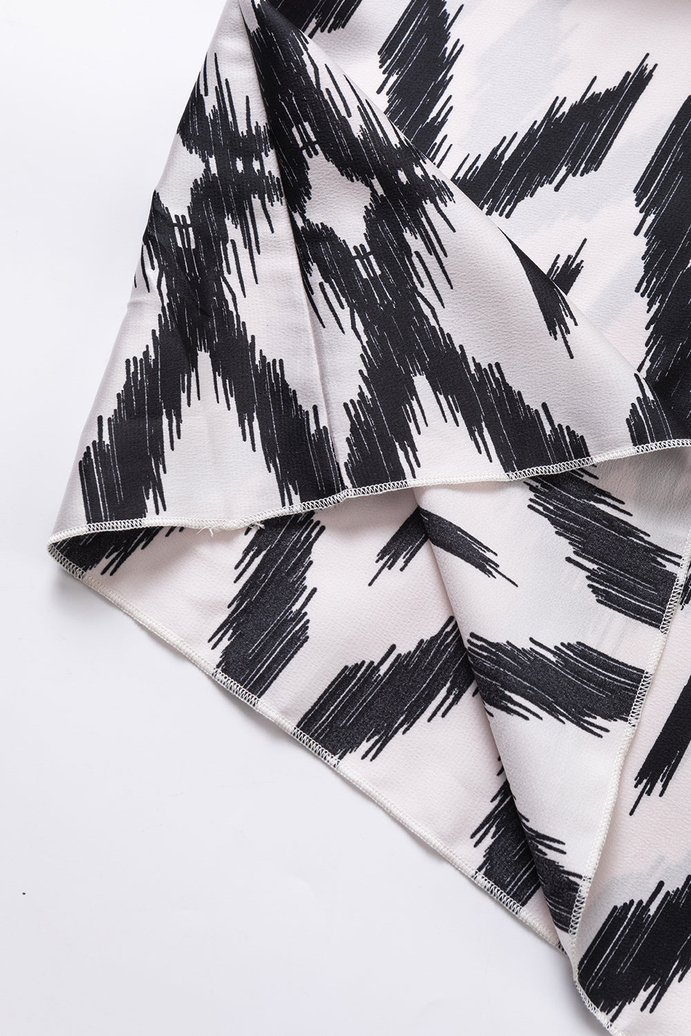 Schwarzes Western Azteken bedrucktes Sommerkleid für den Urlaub