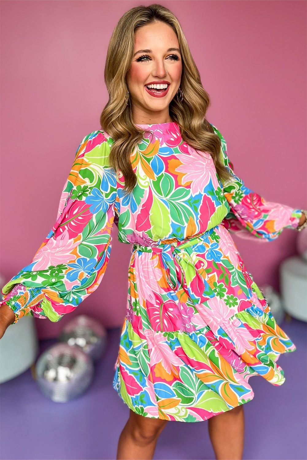 Grünes mehrfarbiges botanisches Bubble Sleeve Minikleid