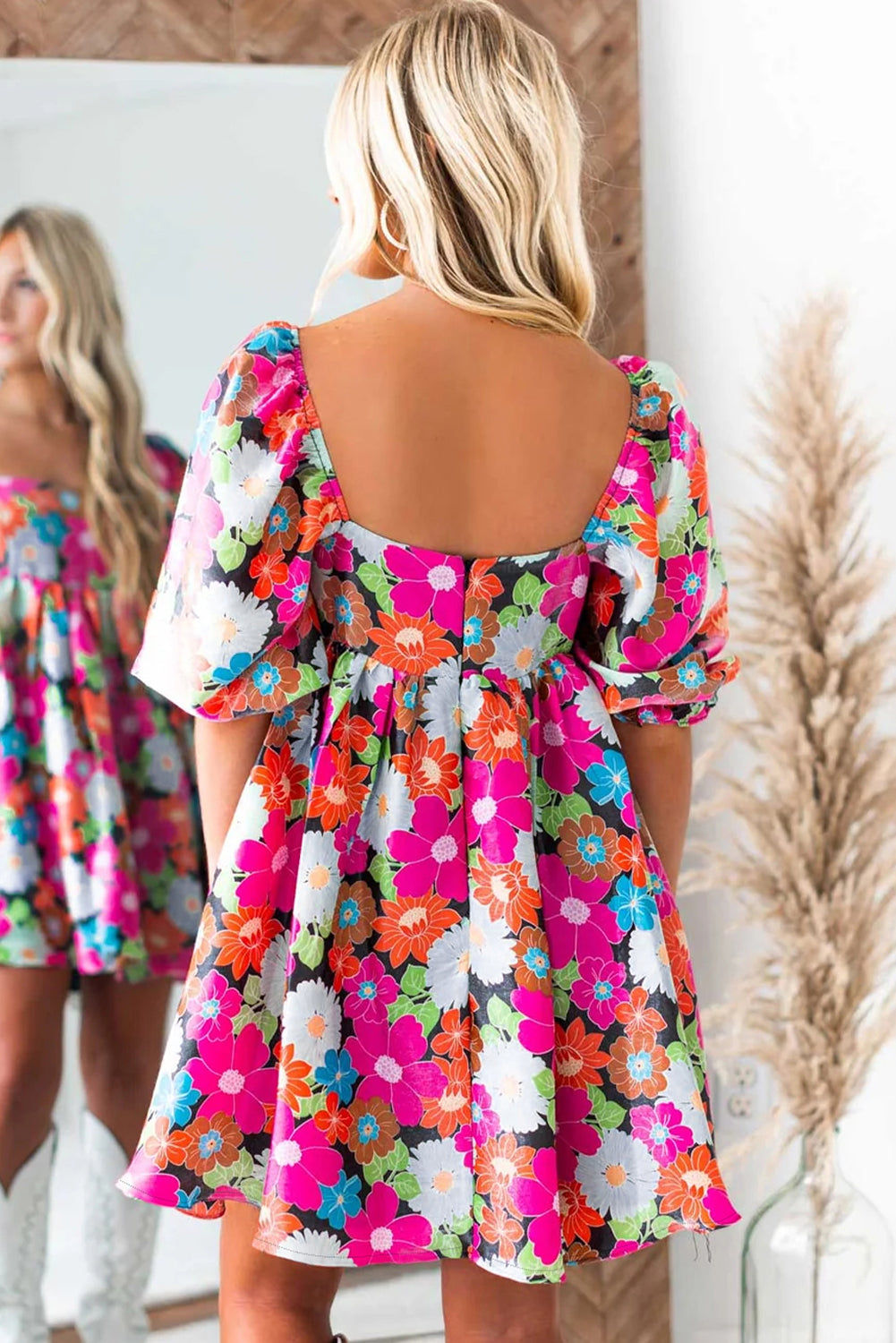 Rose floral print quadratischer ausschnitt kurzes kleid mit puffärmeln
