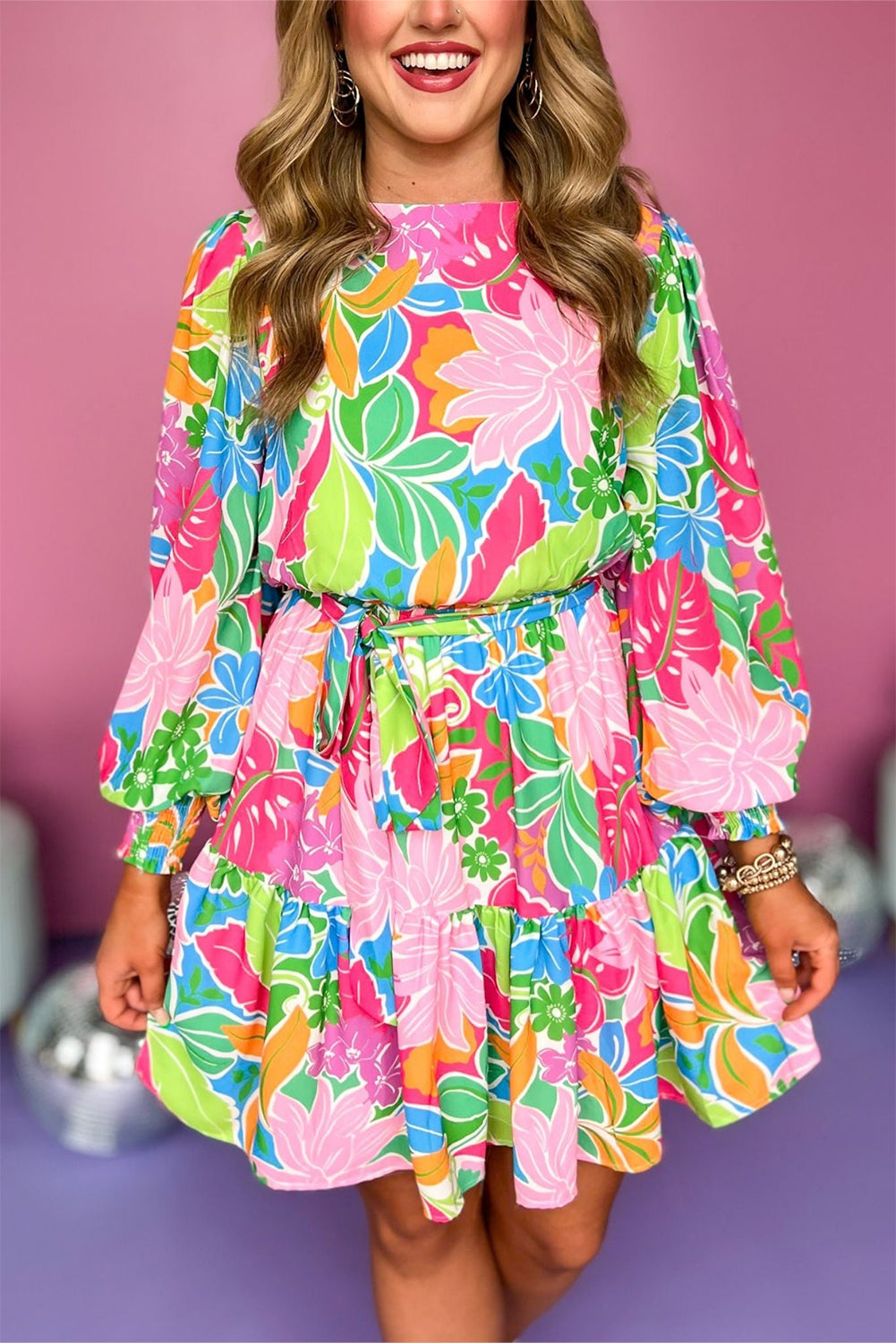Grünes mehrfarbiges botanisches Bubble Sleeve Minikleid