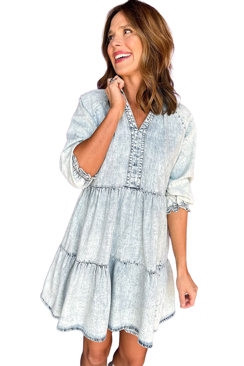 Dunkelblaues acid wash retro denim kleid mit halben ärmeln