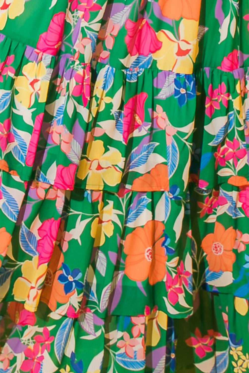 Grünes ärmelloses maxikleid mit blumendruck und rüschenbesatz