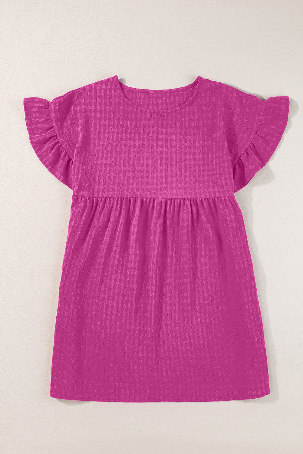 Rosenrotes strukturiertes Minikleid mit kurzen Ärmeln und Rüschen