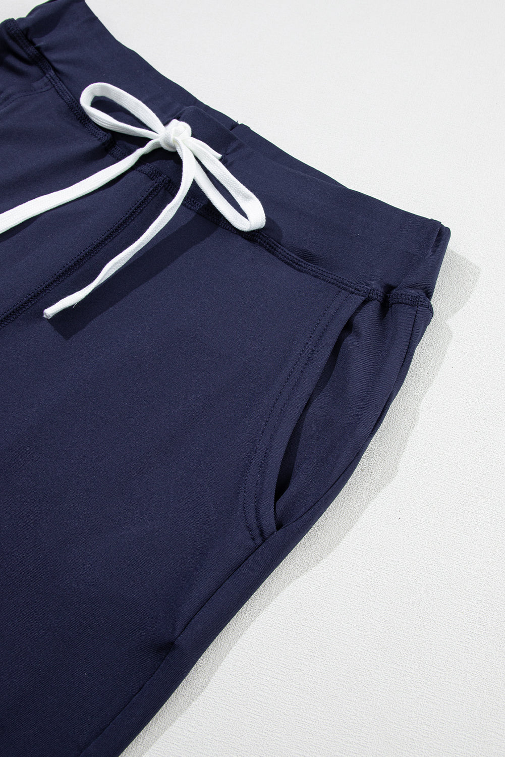 Marineblaue jogginghose mit kordelzug an der taille
