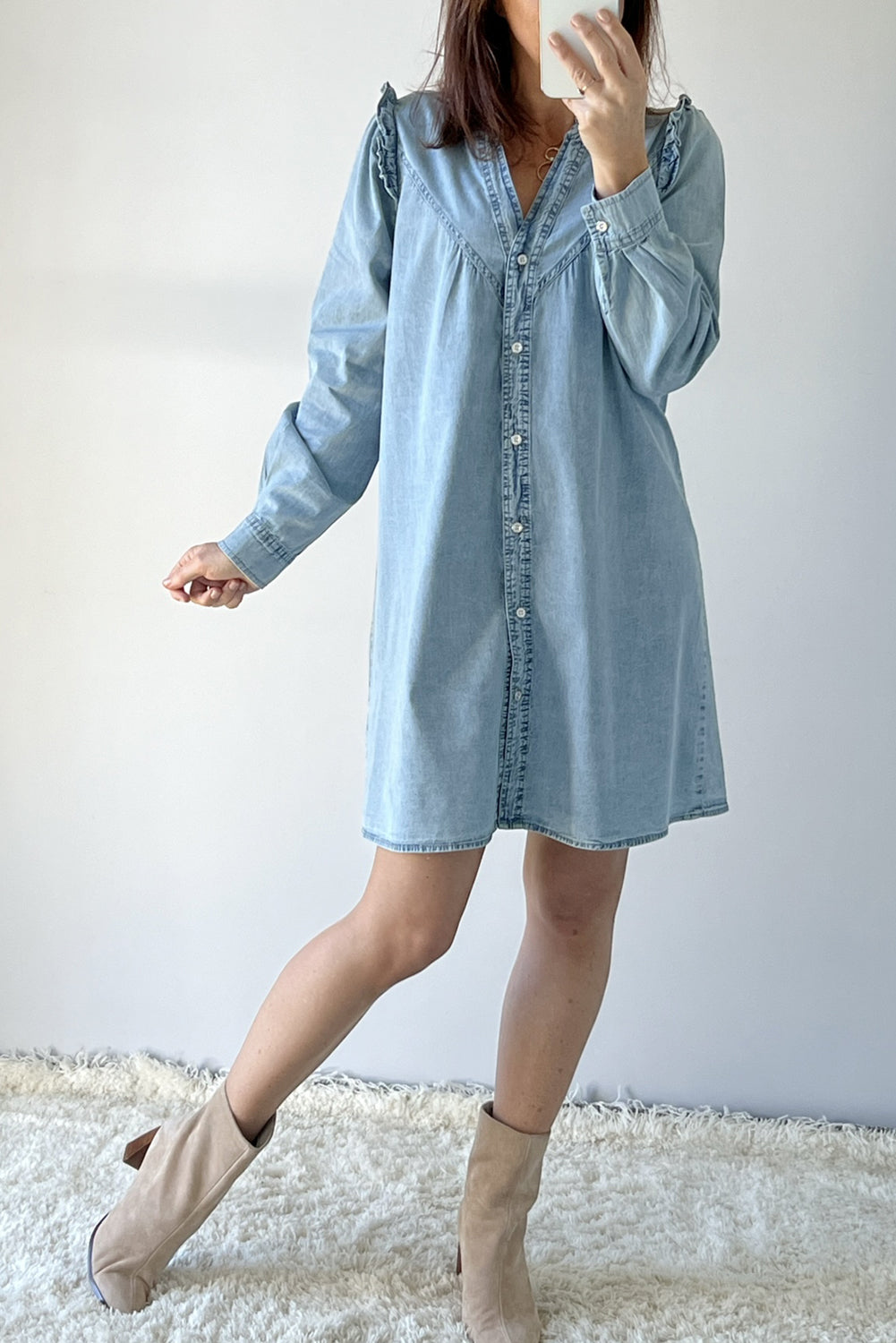 Myosotis Geraffter V-Ausschnitt Geknöpftes Shift-Denim-Kleid