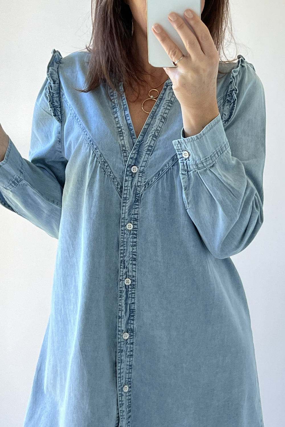 Myosotis Geraffter V-Ausschnitt Geknöpftes Shift-Denim-Kleid