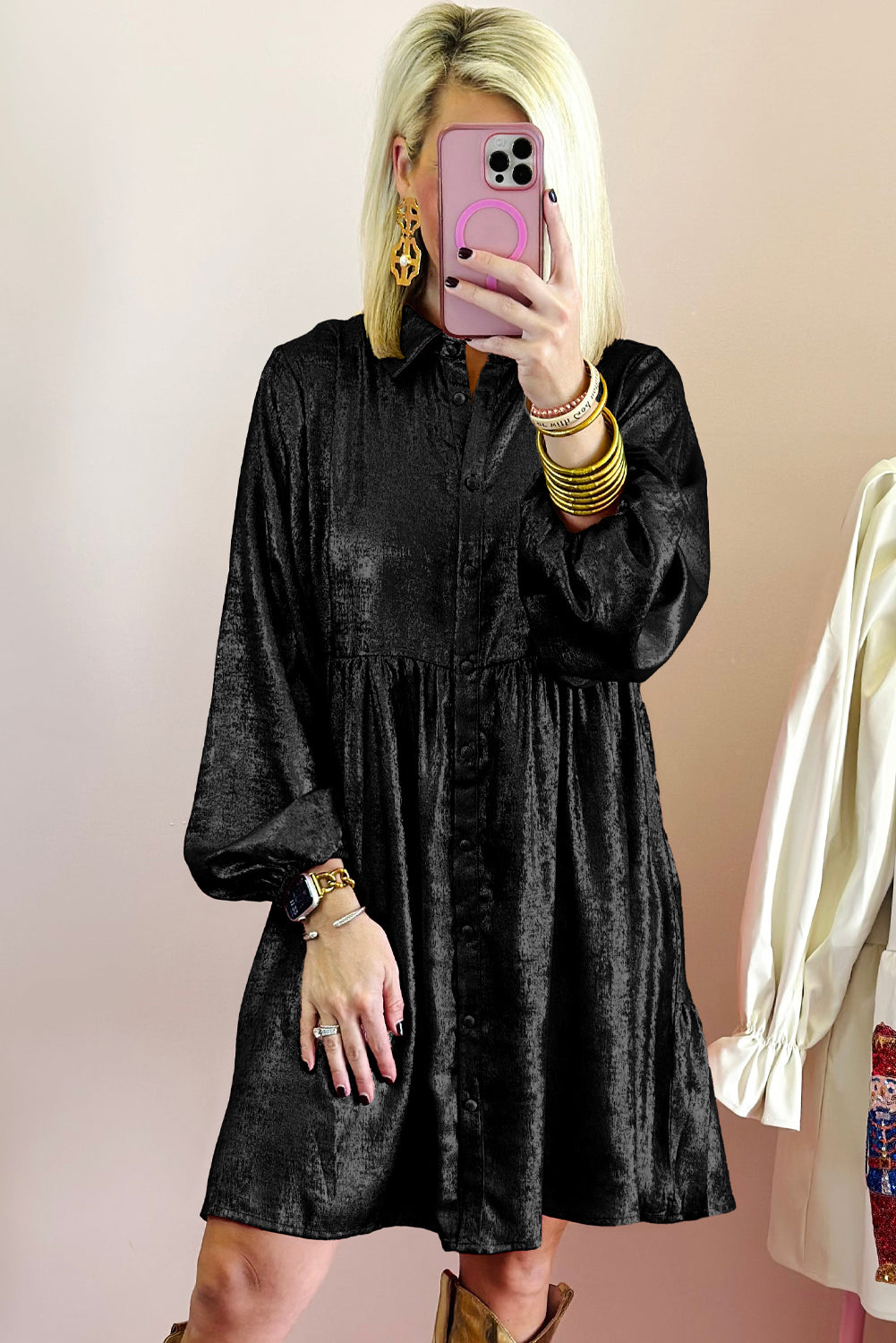 Schwarzer metallic-glanz puffärmel button up mini shirt kleid