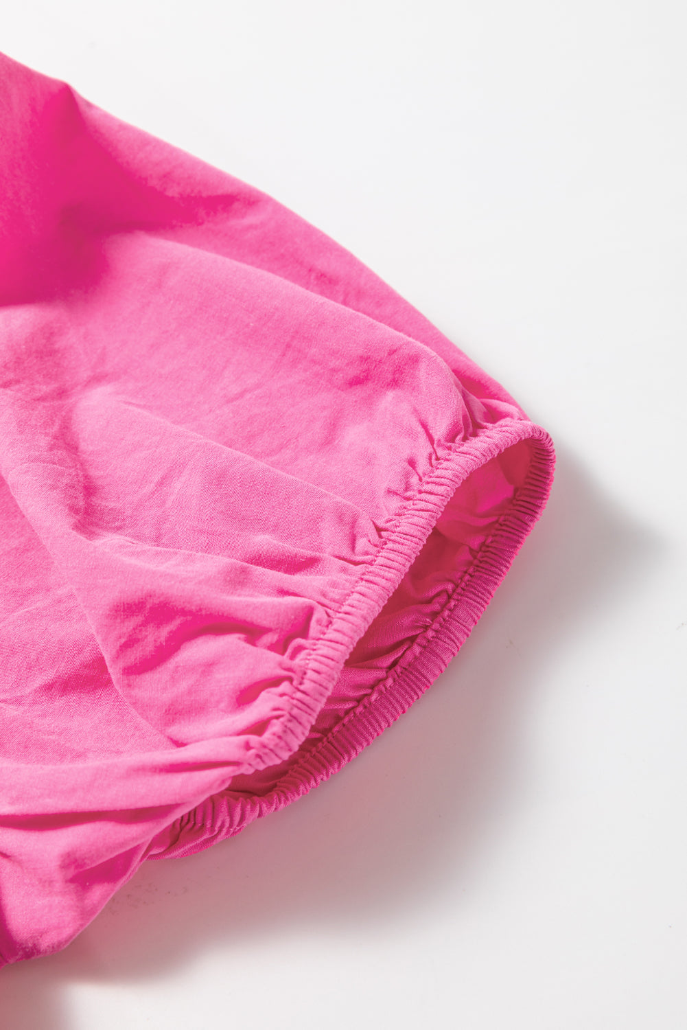 Bonbon-Ric-Rac-Besatz kurzes Midikleid mit fließenden Puffärmeln