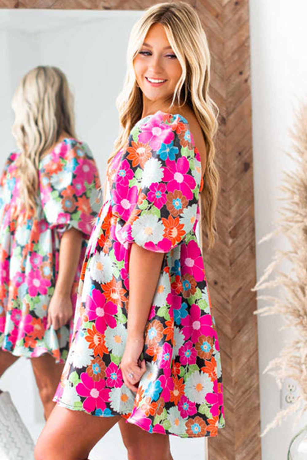 Rose floral print quadratischer ausschnitt kurzes kleid mit puffärmeln