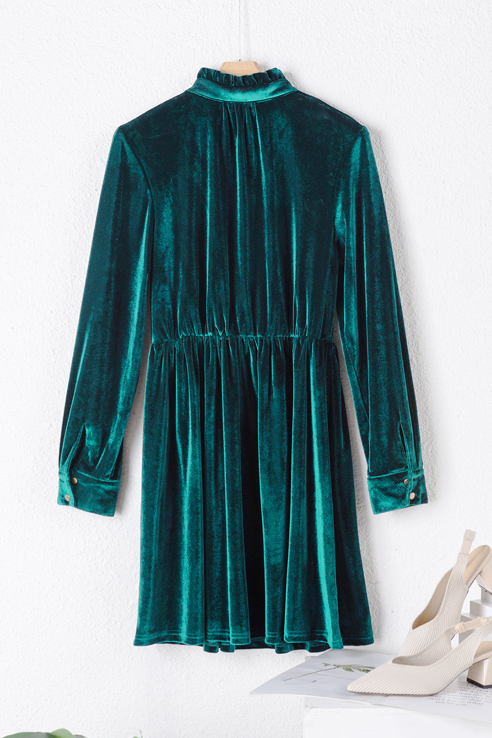 Skobeloff minikleid aus samt mit geraffter knopfleiste