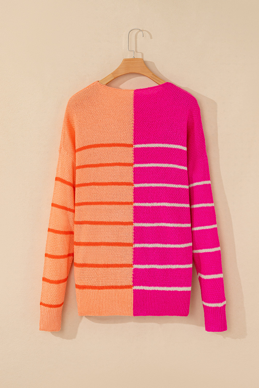 Mehrfarbig gestreifter farbblock strickpullover in lockerer passform