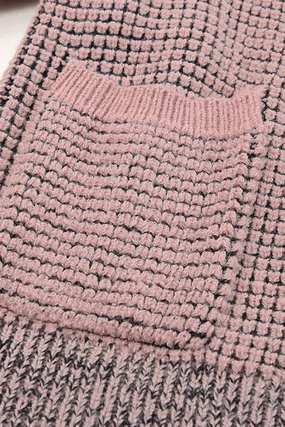 Rosa strickjacke mit waffelstrick und übergroßem kragen