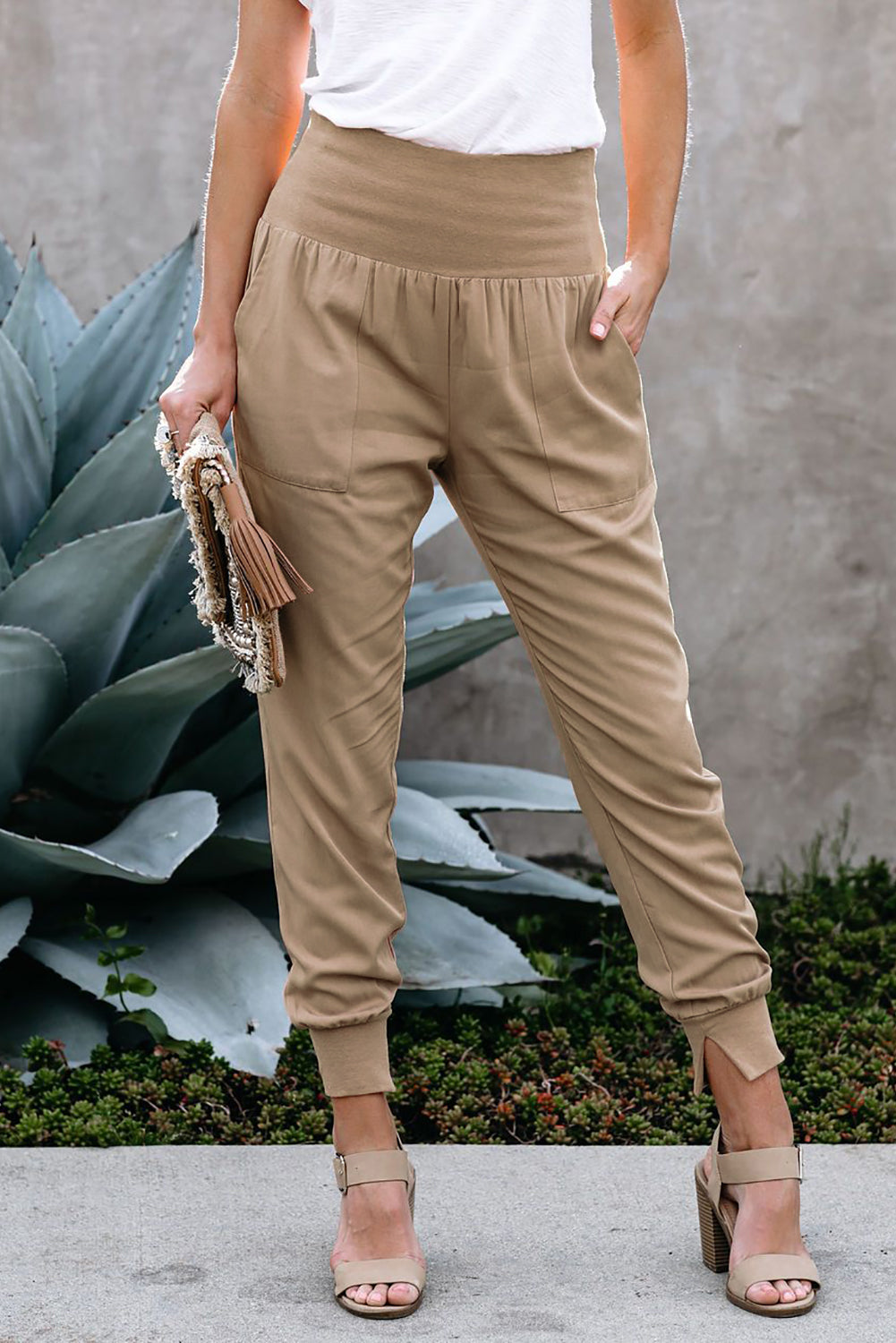 Khaki pocketed casual jogger