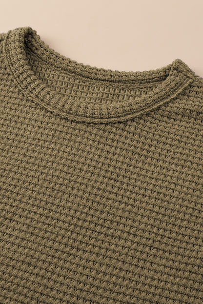 Dschungelgrünes ärmelloses langes Kleid aus Waffelstrick mit Schlitzen