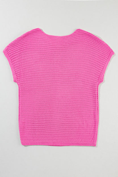 Rosa fester, lockerer strickpullover mit kurzen dolman-ärmeln