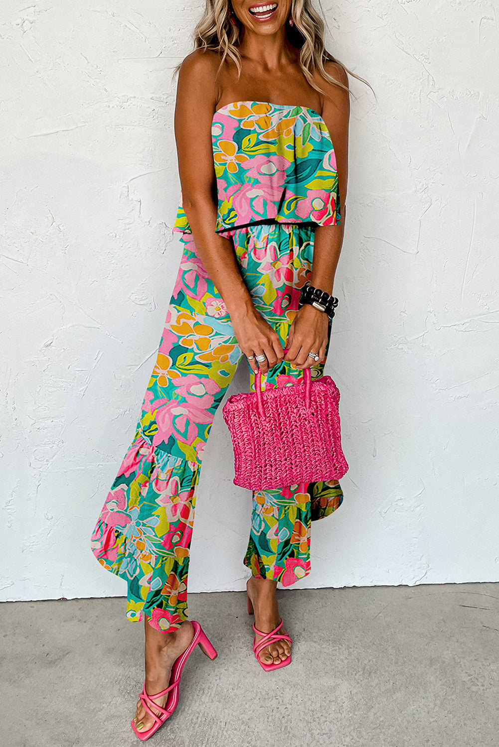 Grüner mix tropical print trägerloser geraffter jumpsuit