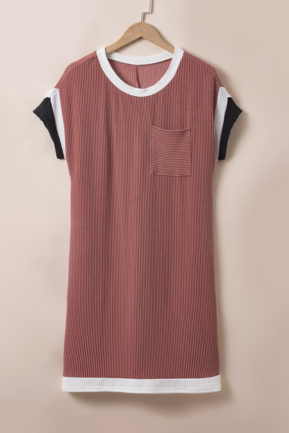 Helles french beige texturierte colorblock kante aufgesetzte tasche t shirt kleid