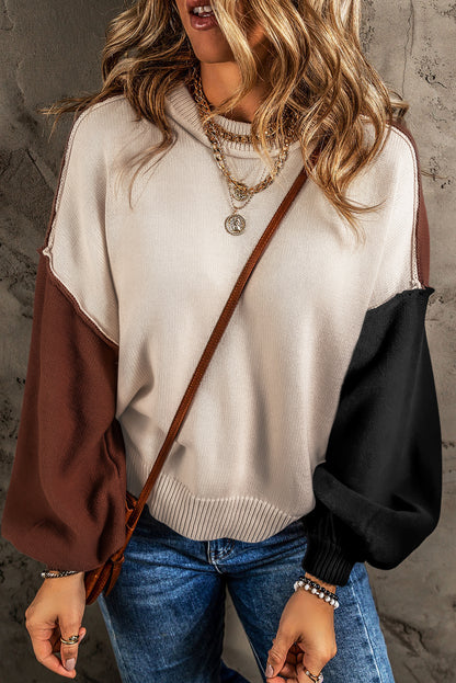 Kaffee colorblock pullover mit gerippten ärmeln und zierleisten