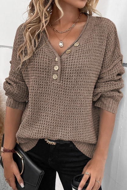 Khakifarbener pointelle-strickpullover mit v-ausschnitt und überschnittenen schultern