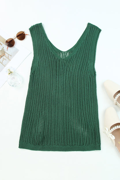 Grünes hohlgestricktes tank-top mit v-ausschnitt