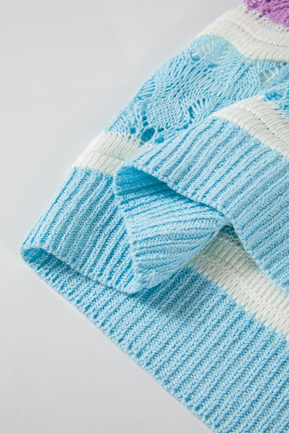 Lila streifen farbe block hollow out crochet halbe ärmel pullover