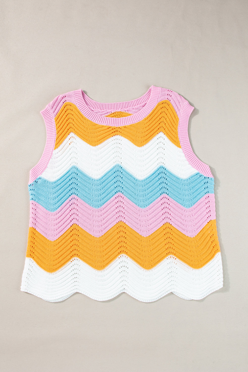 Mehrfarbig gestreifte colorblock strickweste mit wellenschliff