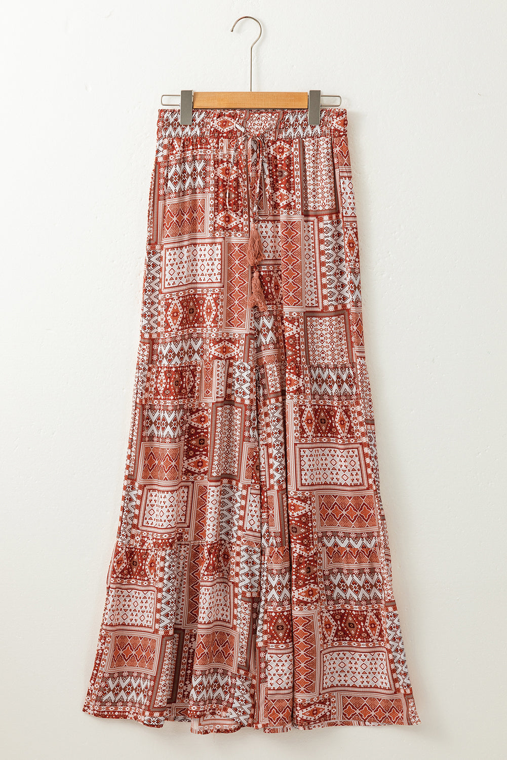 Braune palazzo-hose mit boho-aztekenmuster