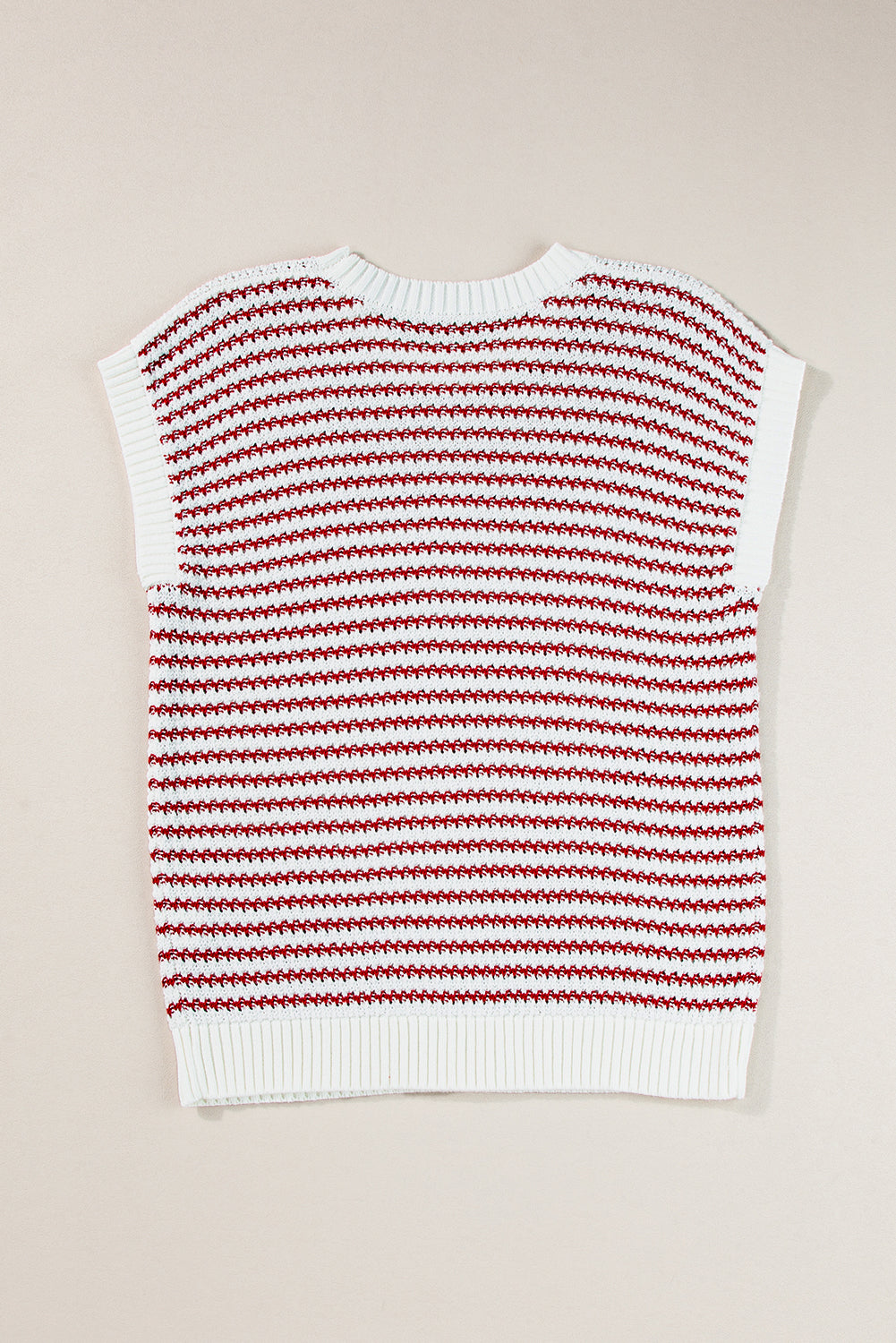 Rot gestreifte, gerippte weste mit lockerer passform und gestricktem pullover