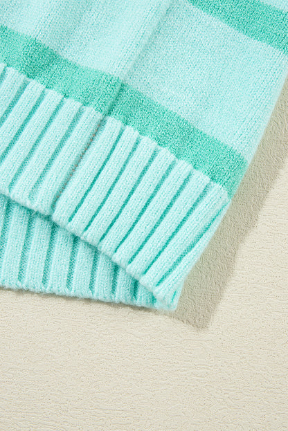 Mehrfarbig gestreifter pullover mit gerippten kanten und farbverlauf