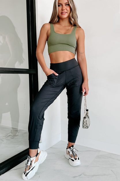 Schwarze jogginghose mit hoher taille und offener naht