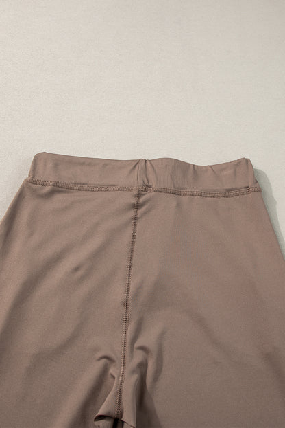 Dunkelbraune jogginghose mit taschen und kordelzug an der taille